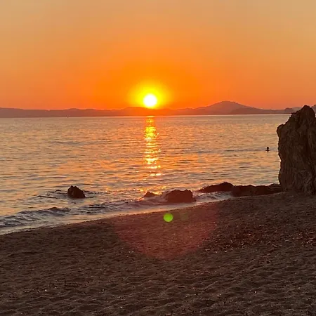 Dans Le Charme De La Pierre * La Garde (Var)